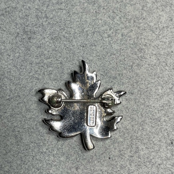 Bond Boyd Maple Leaf Vintage Rhinestones In A Silver Tone - Picture 5 of 6